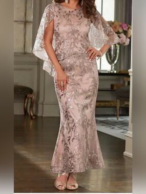 BRIANNA Formal Gown  size  6 Dress CAPELT Pink SEQUINS Lace